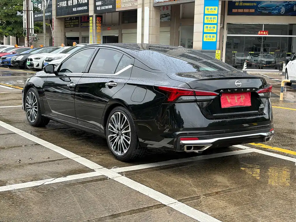 Nissan Teana 2023
