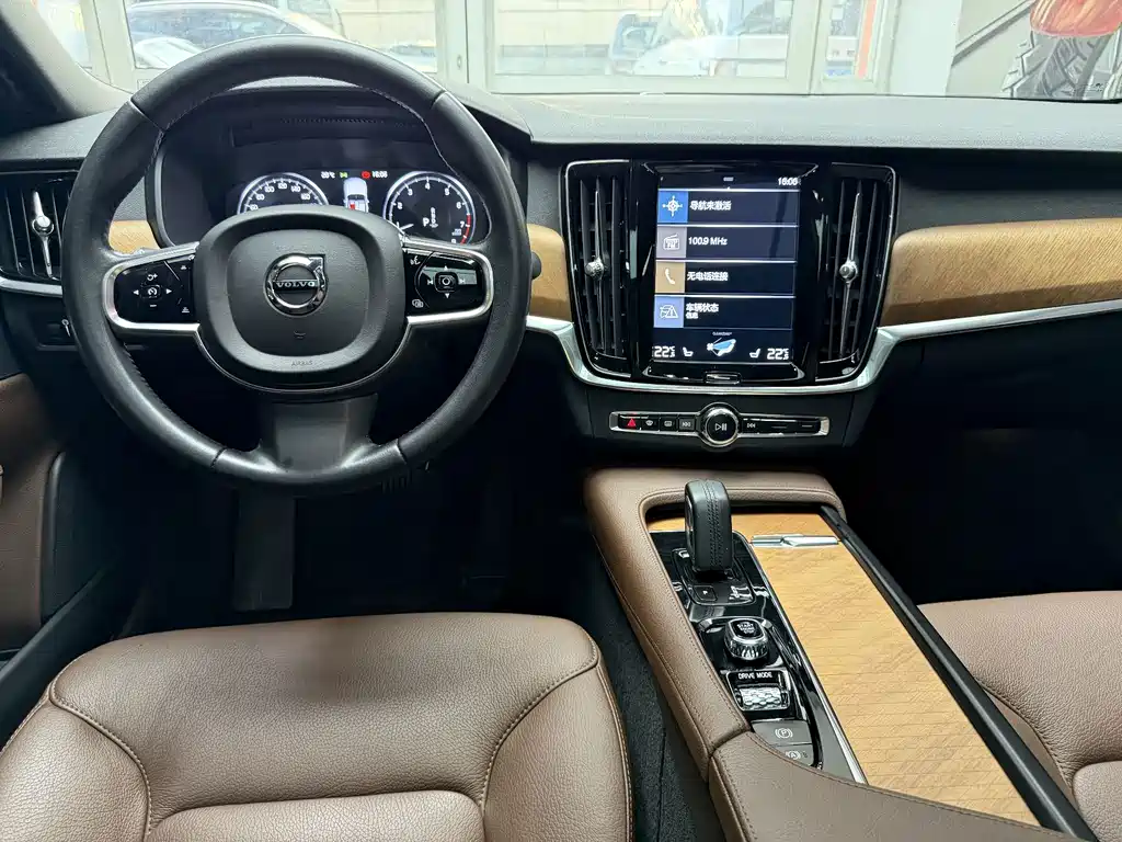 Volvo S90 2021 — фото 9