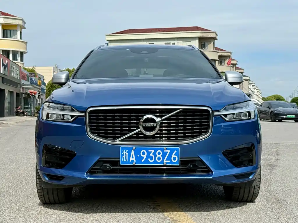 Volvo XC60 2018 — фото 2