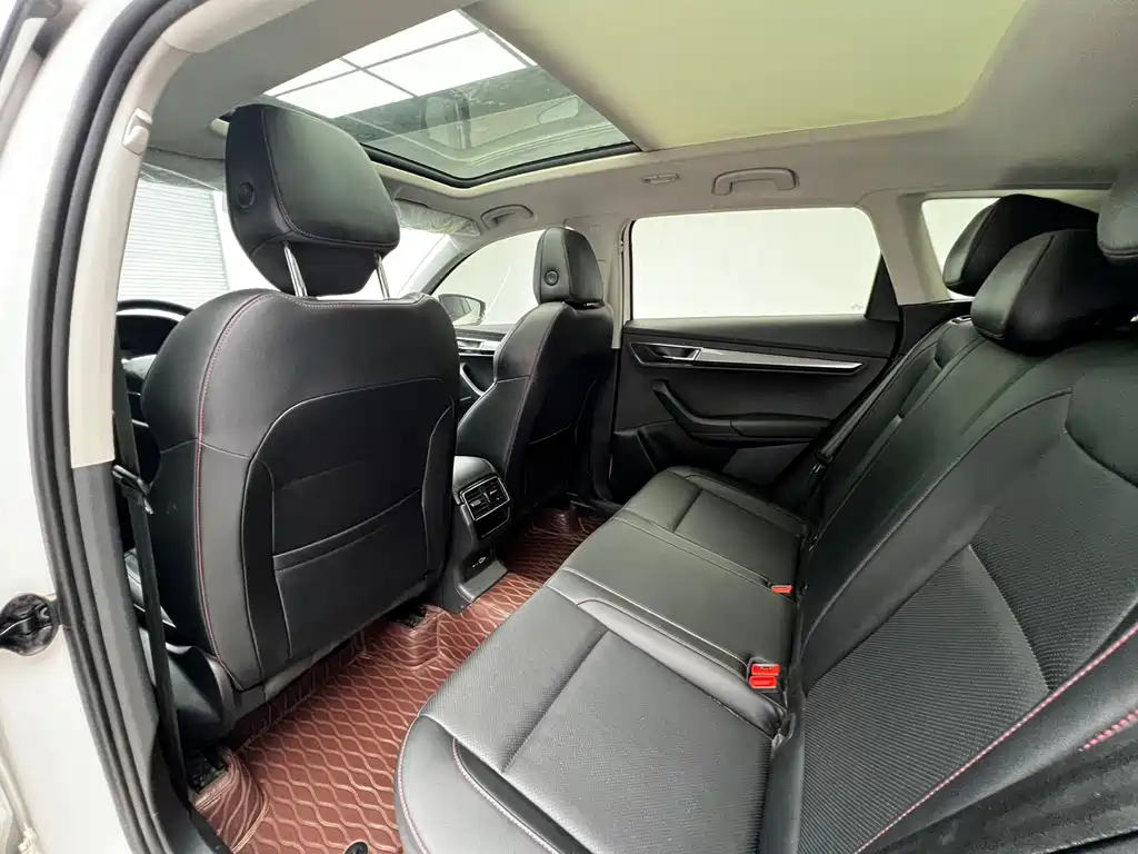 Skoda Karoq 2022 — фото 13