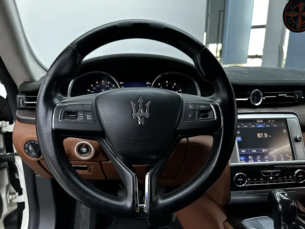 Maserati Quattroporte 2015 — фото 13