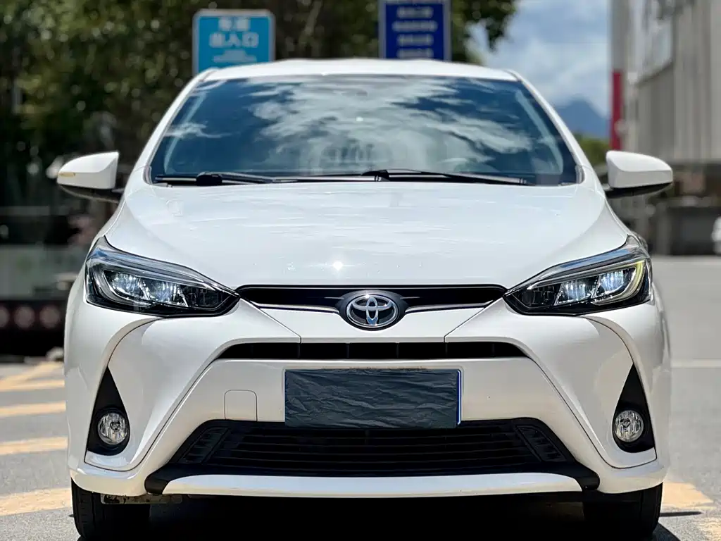 Toyota Yaris L 2021