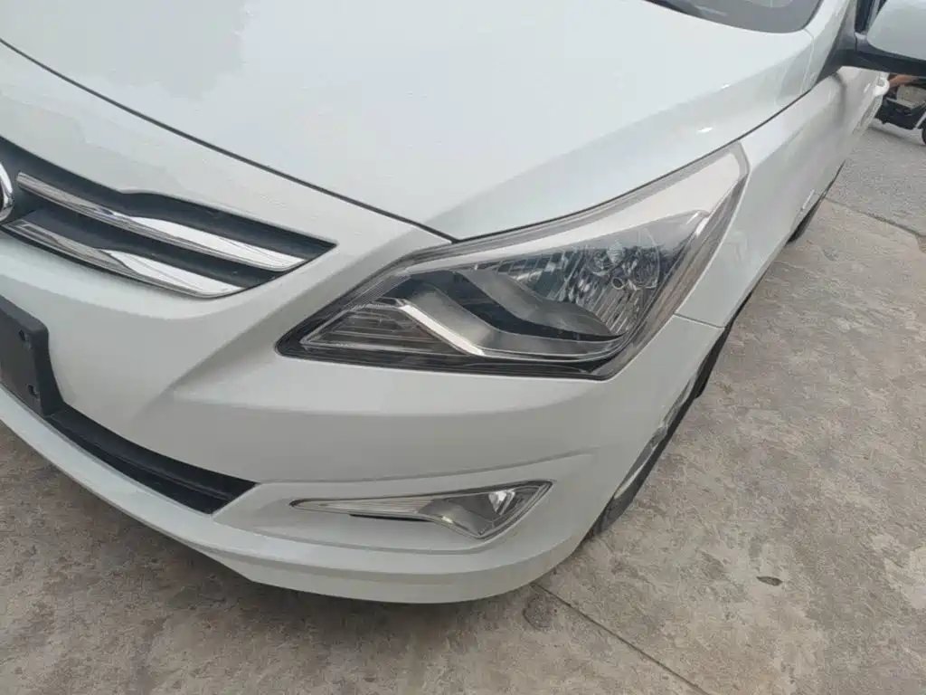 Hyundai Verna 2016 — фото 24