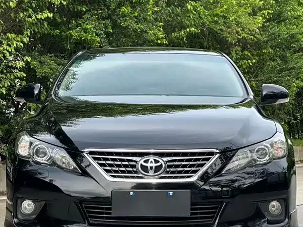 Toyota Reiz 2013