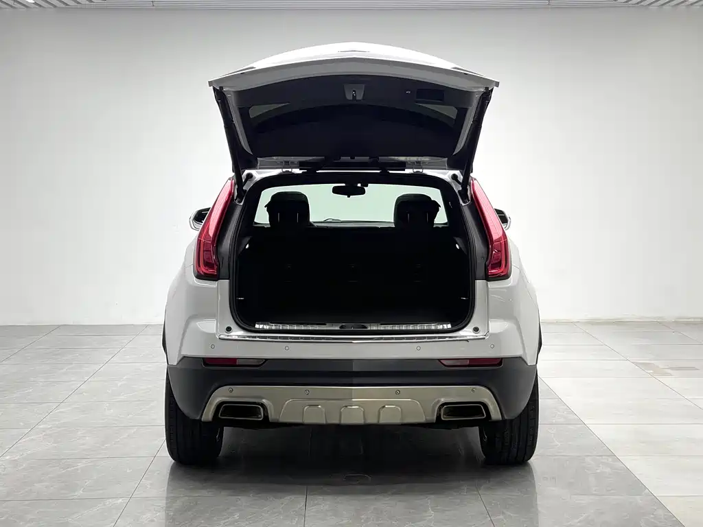 Cadillac XT4 2022 — фото 10
