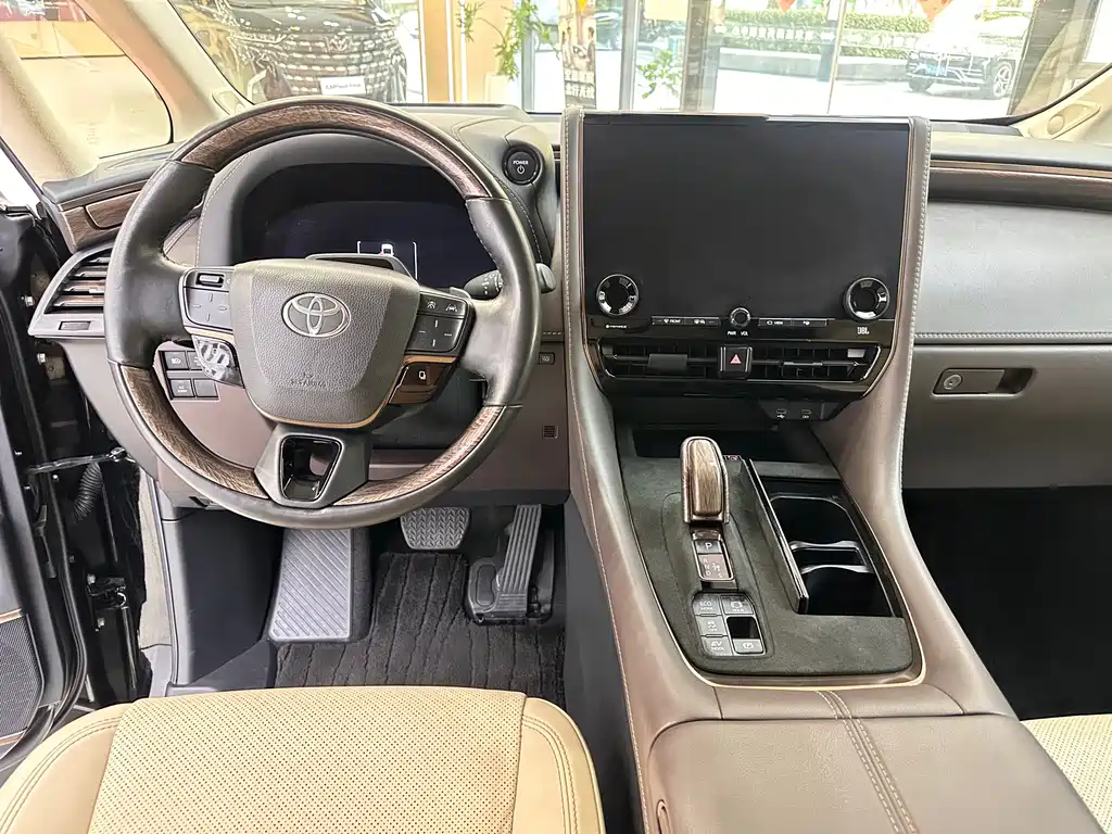 Toyota Alphard 2024 — фото 11