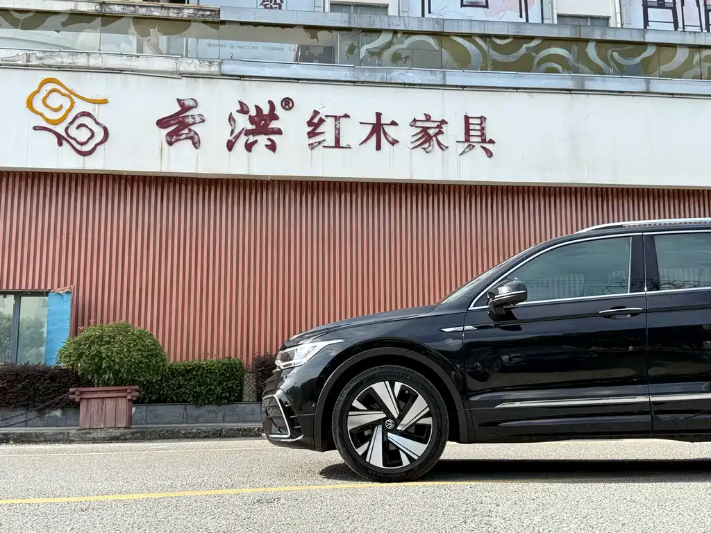 Volkswagen Tiguan L 2023