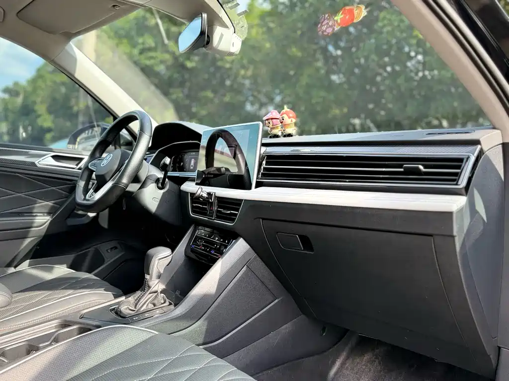 Volkswagen Tiguan L 2023 — фото 14