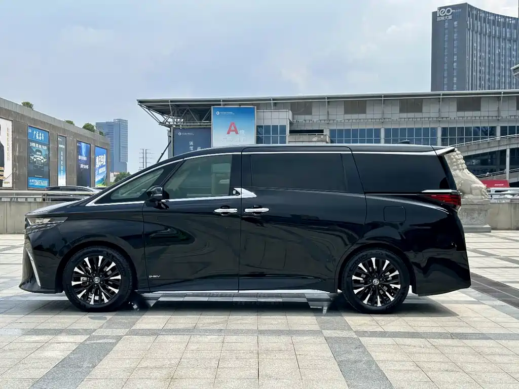 Toyota Alphard 2024 — фото 5