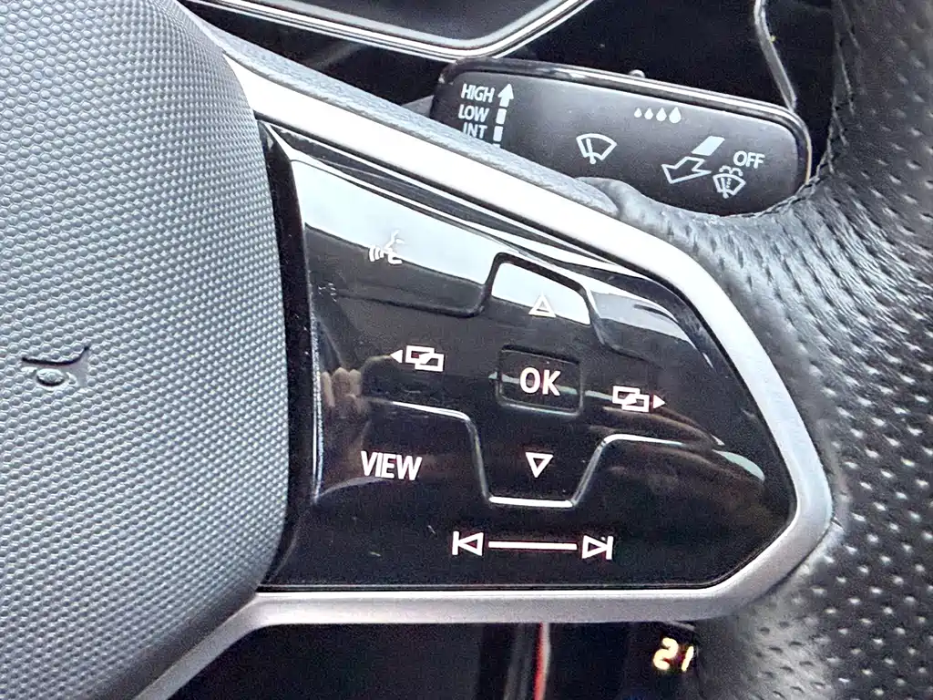 Volkswagen Passat 2023 — фото 12