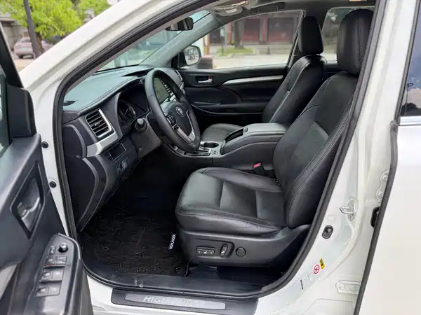 Toyota Highlander 2016