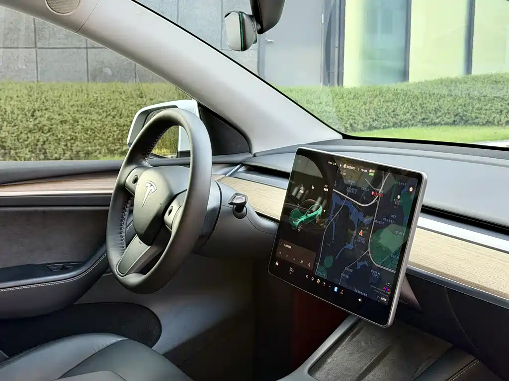 Tesla Model Y 2022 — фото 12