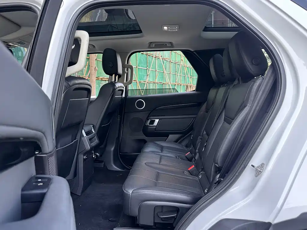 Land Rover Discovery 2019 — фото 12