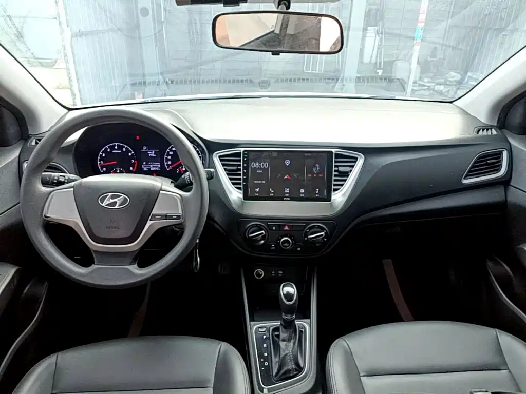 Hyundai Verna RV 2018 — фото 10