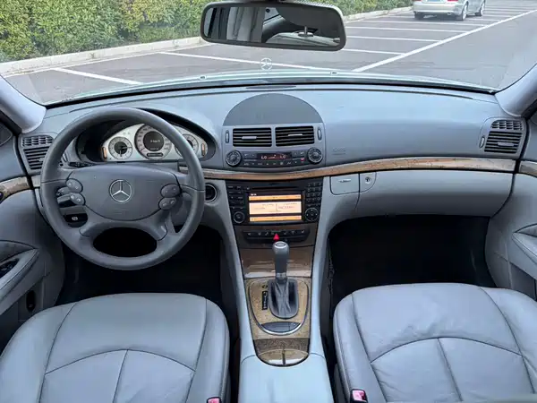 Mercedes-Benz E-Class 2009