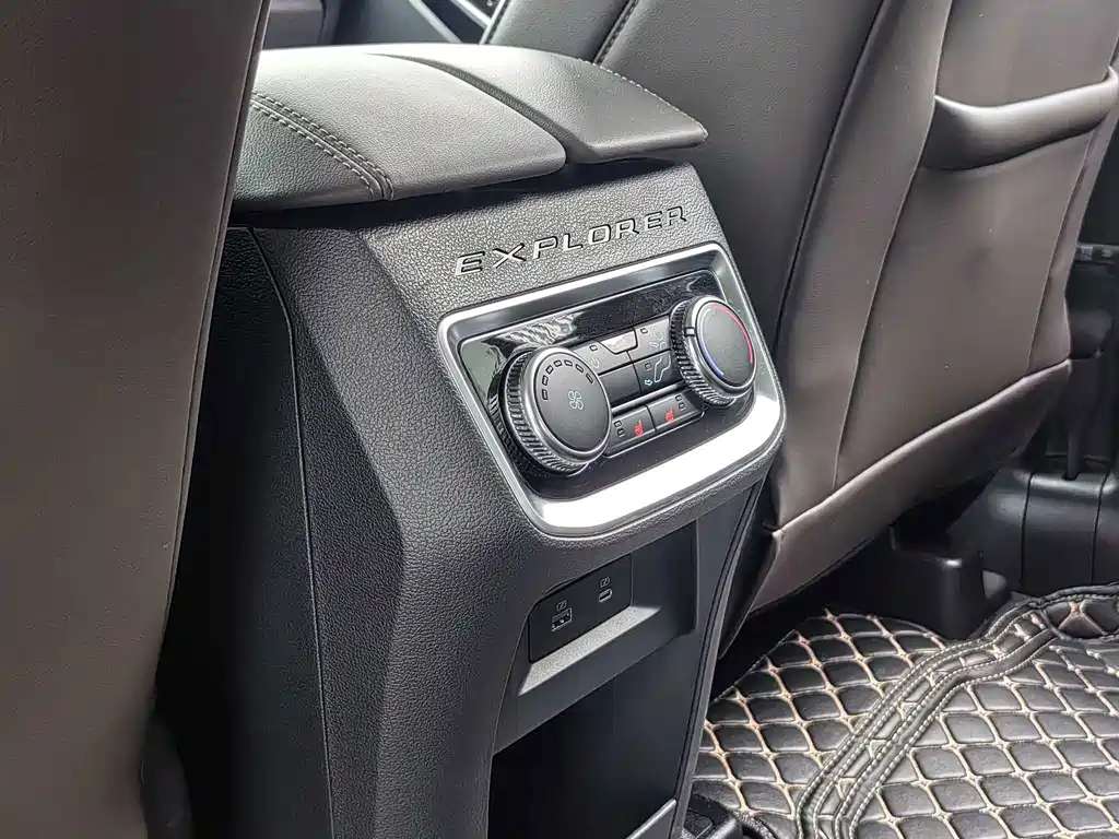 Ford Explorer 2025 — фото 10