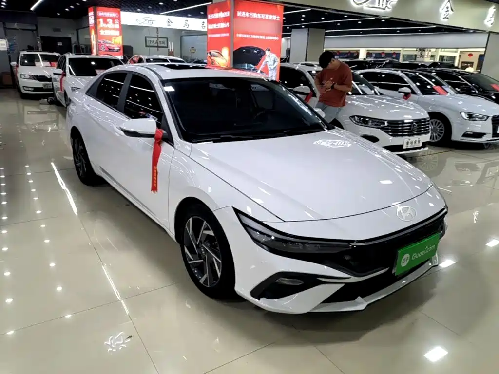 Hyundai Elantra 2023