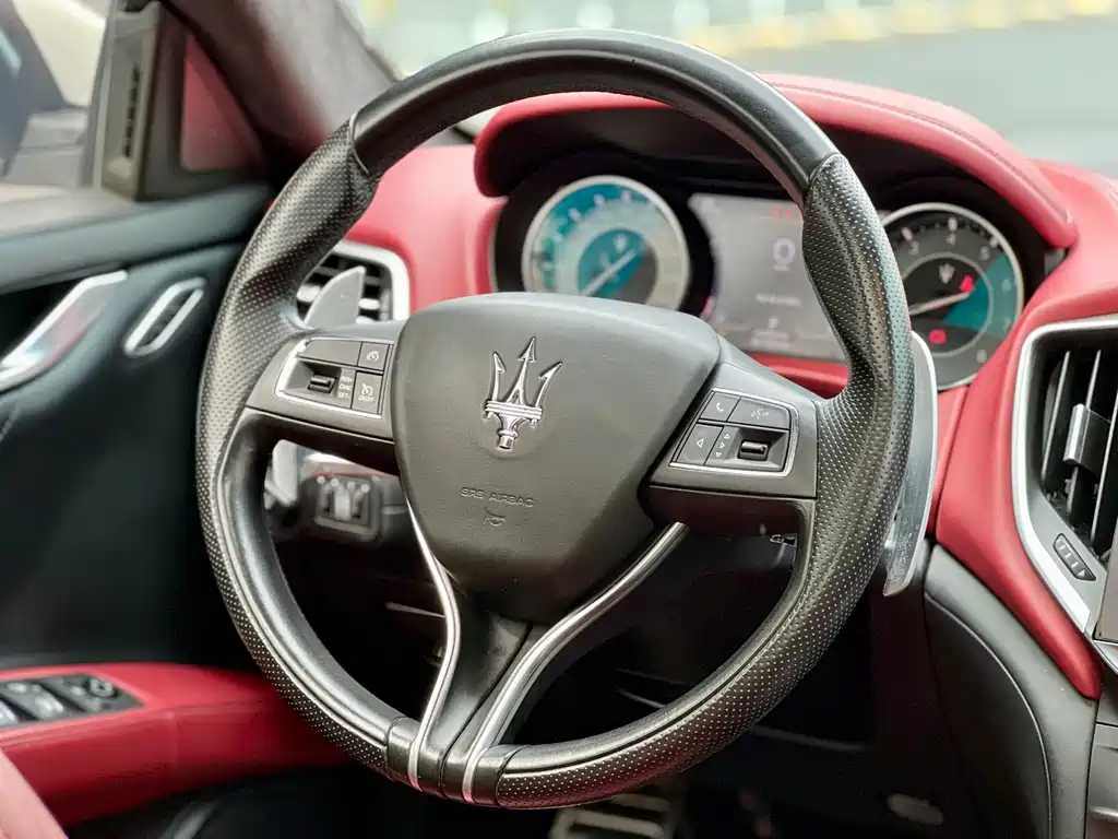 Maserati Ghibli 2022 — фото 6