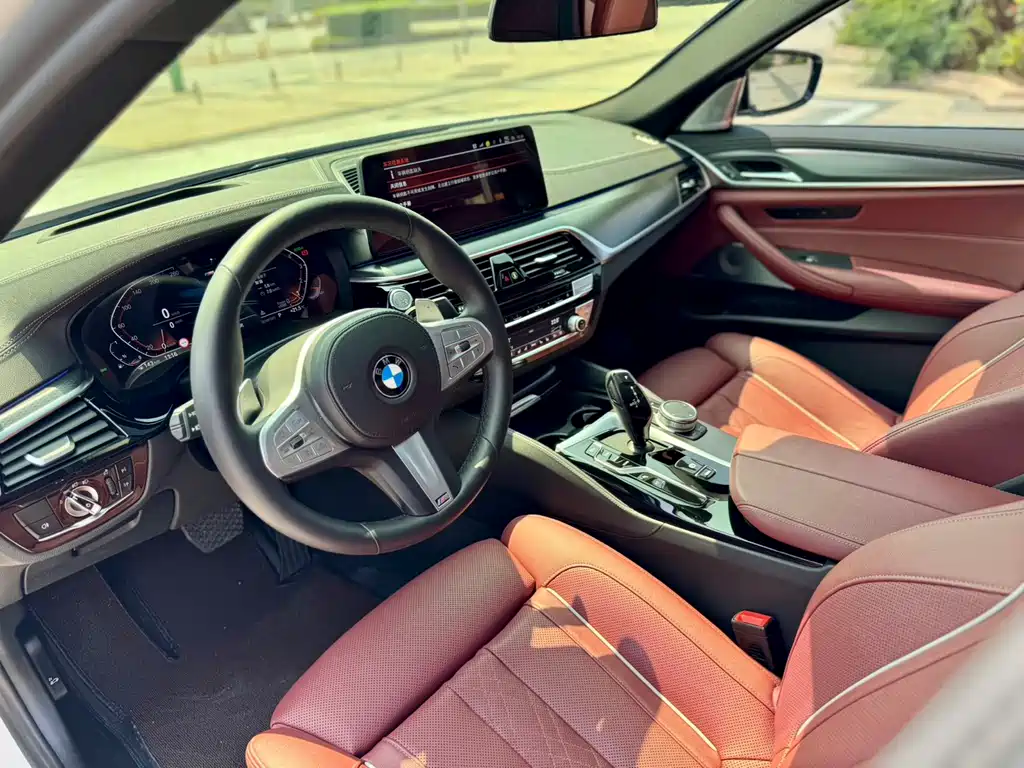 BMW 5 Series 2022 — фото 9