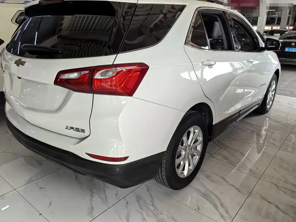 Chevrolet Equinox 2018 — фото 6