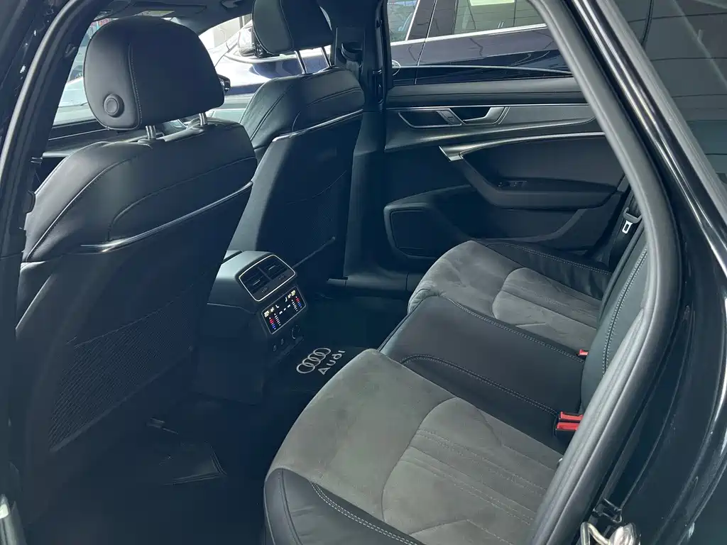 Audi A6L 2022
