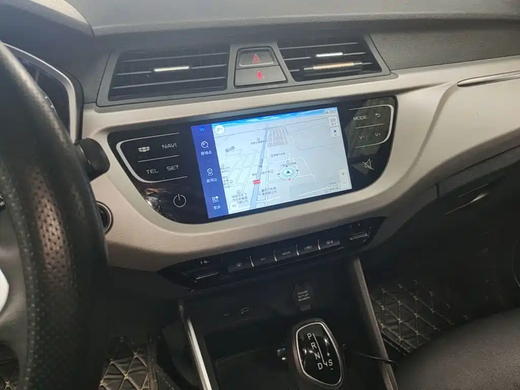 Geely Vision X3 2019 — фото 13
