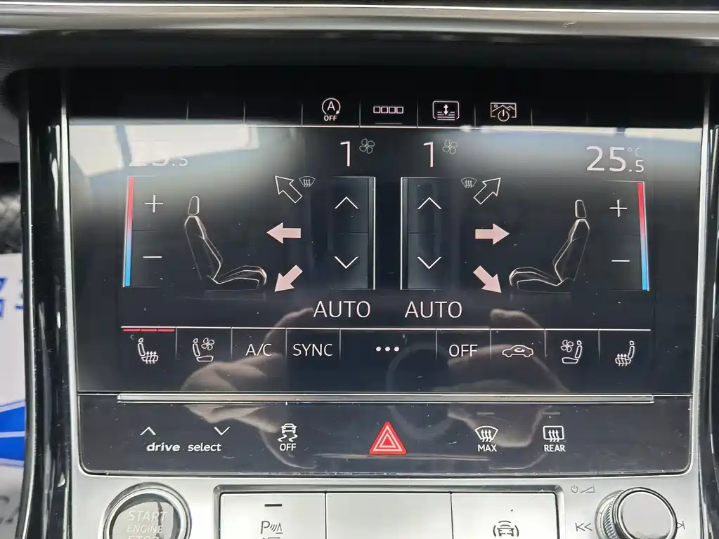 Audi A8 2021 — фото 12