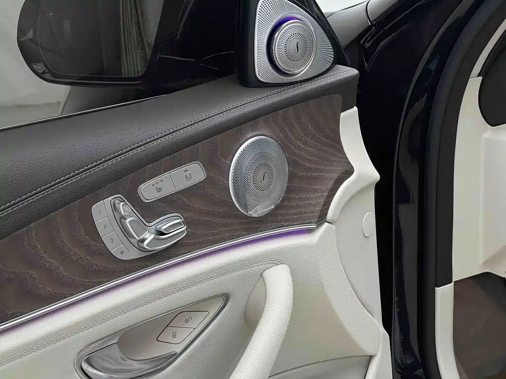 Mercedes-Benz E-Class 2019 — фото 10