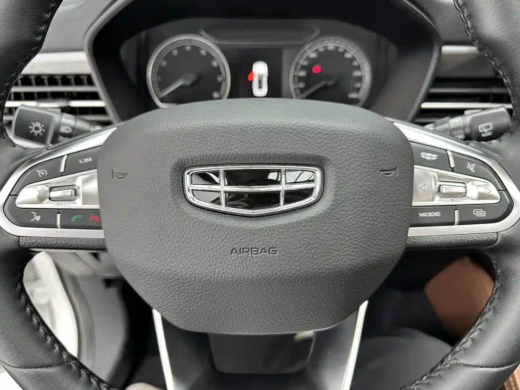 Geely Vision X6 2023 — фото 15