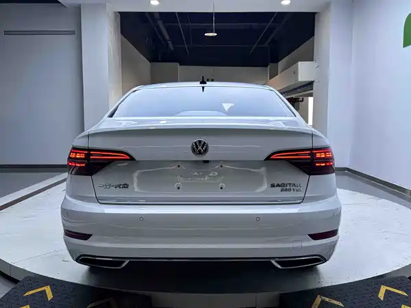 Volkswagen Sagitar 2022