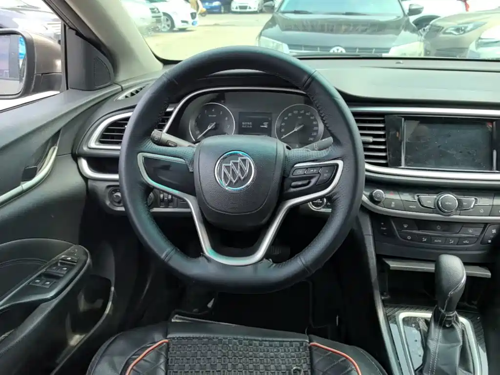 Buick Excelle 2017 — фото 11