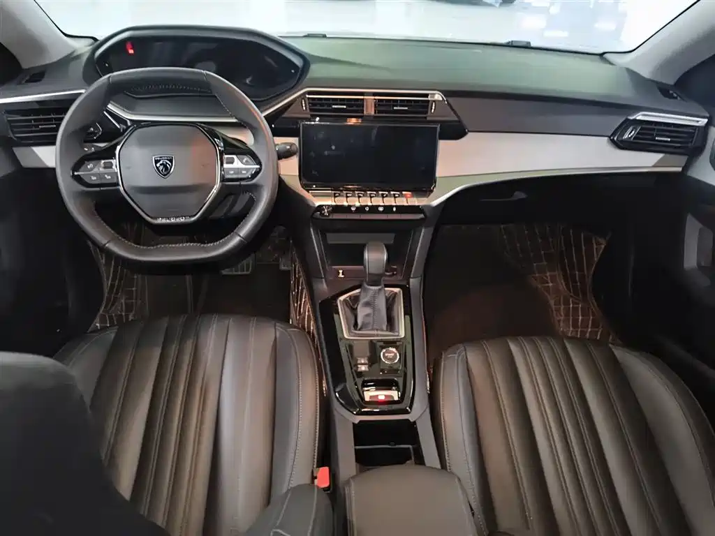 Peugeot 408 2025 — фото 10