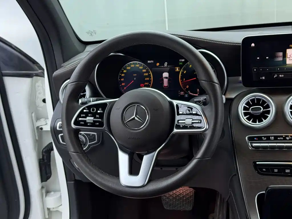 Mercedes-Benz GLC 2020 — фото 25