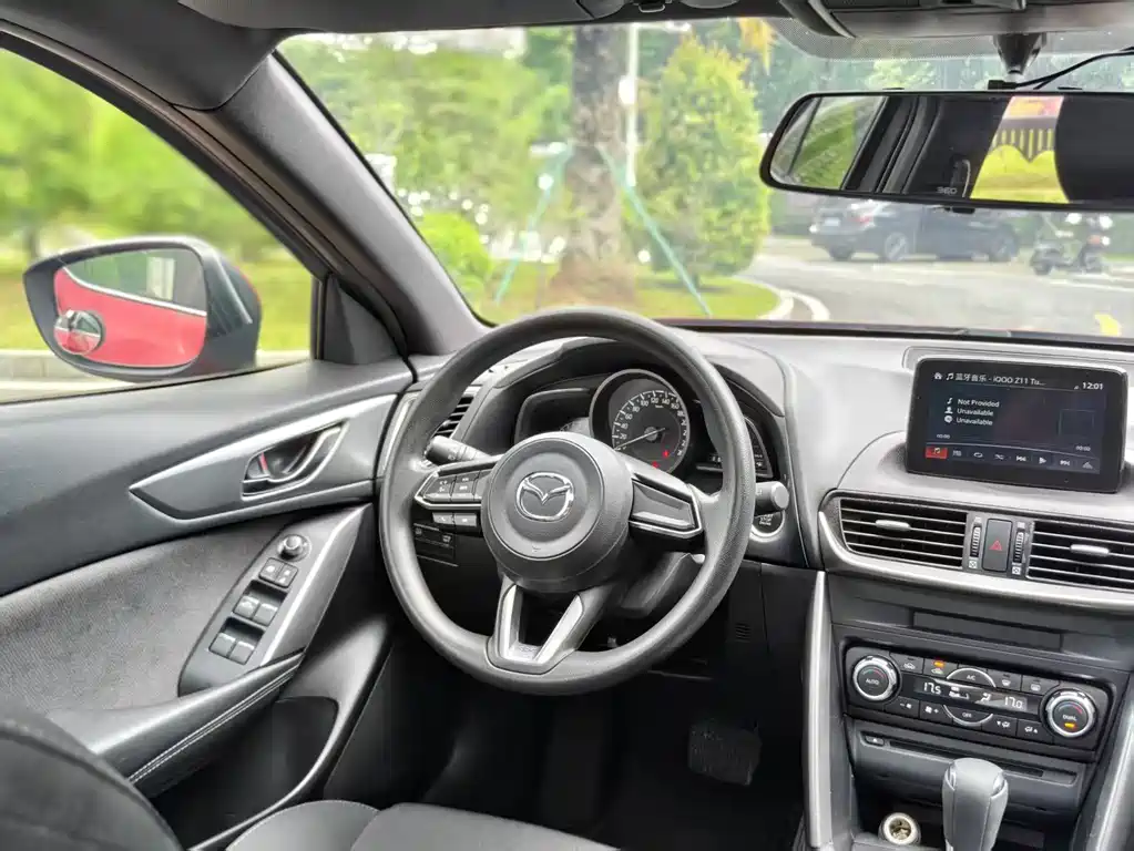 Mazda CX-4 2018 — фото 16