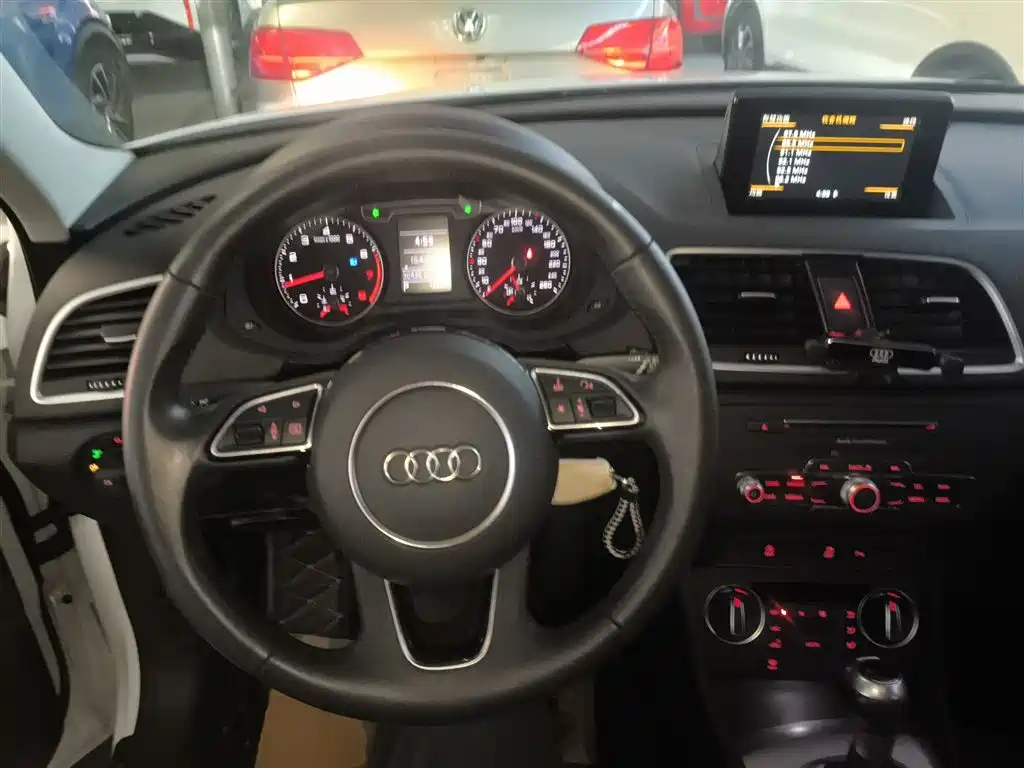 Audi Q3 2018 — фото 10