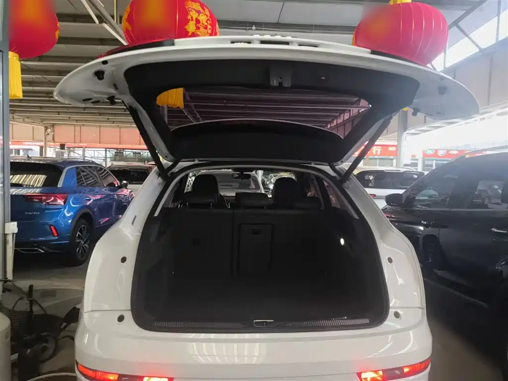 Audi Q3 2018 — фото 19