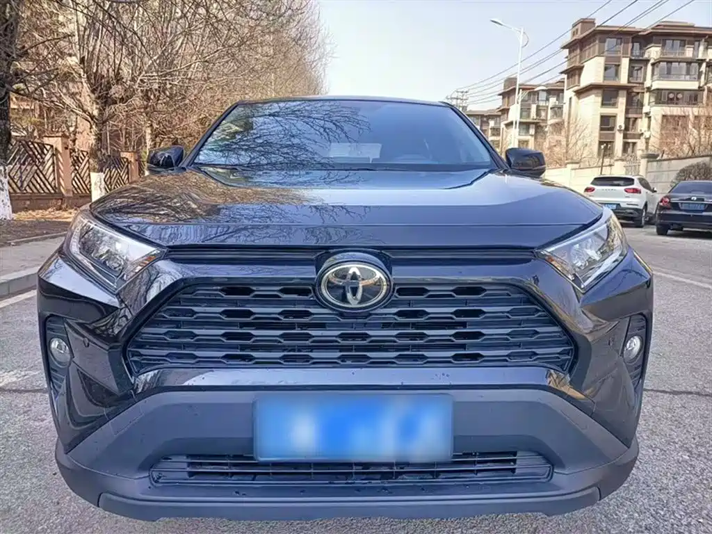 Toyota RAV4 2022 — фото 12