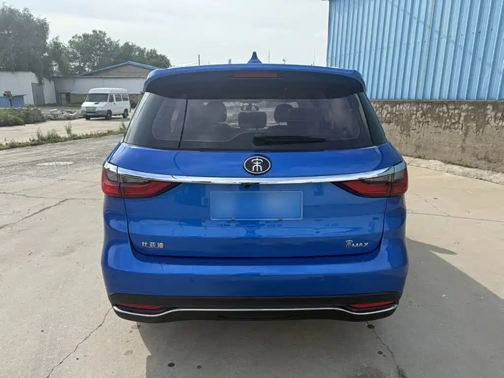 BYD MAX 2017