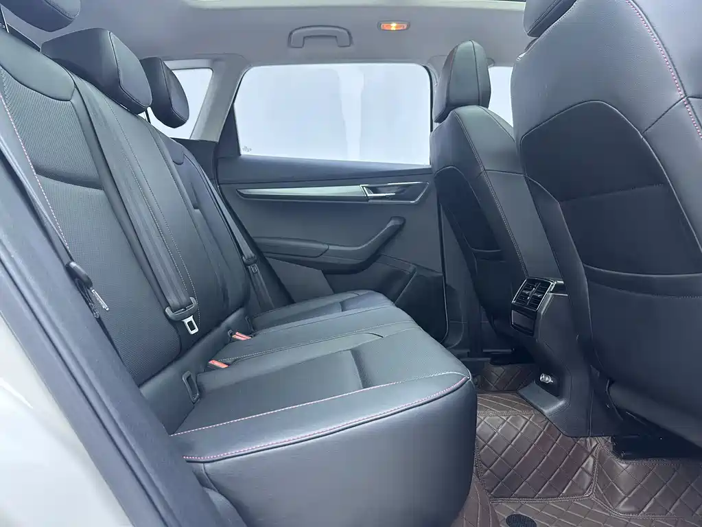 Skoda Karoq 2022 — фото 10