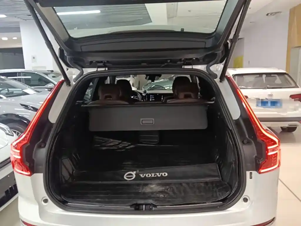 Volvo XC60 2021 — фото 19