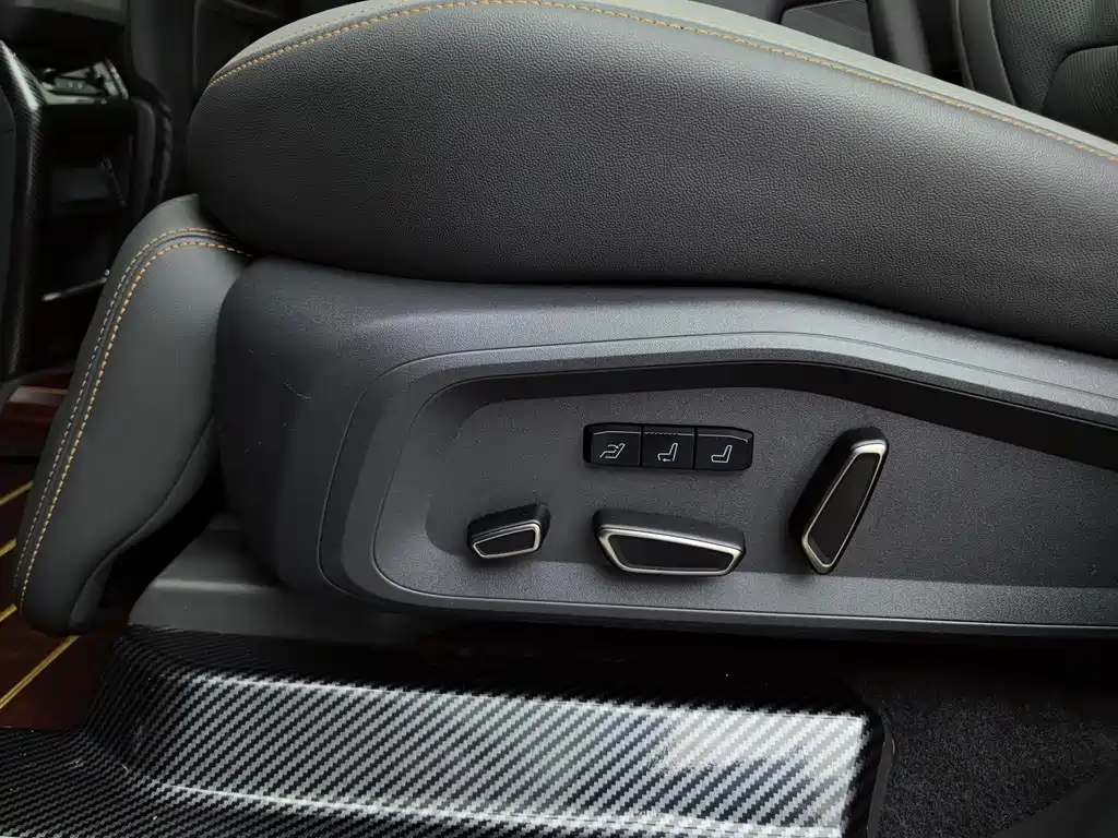 Ford Edge 2023 — фото 15