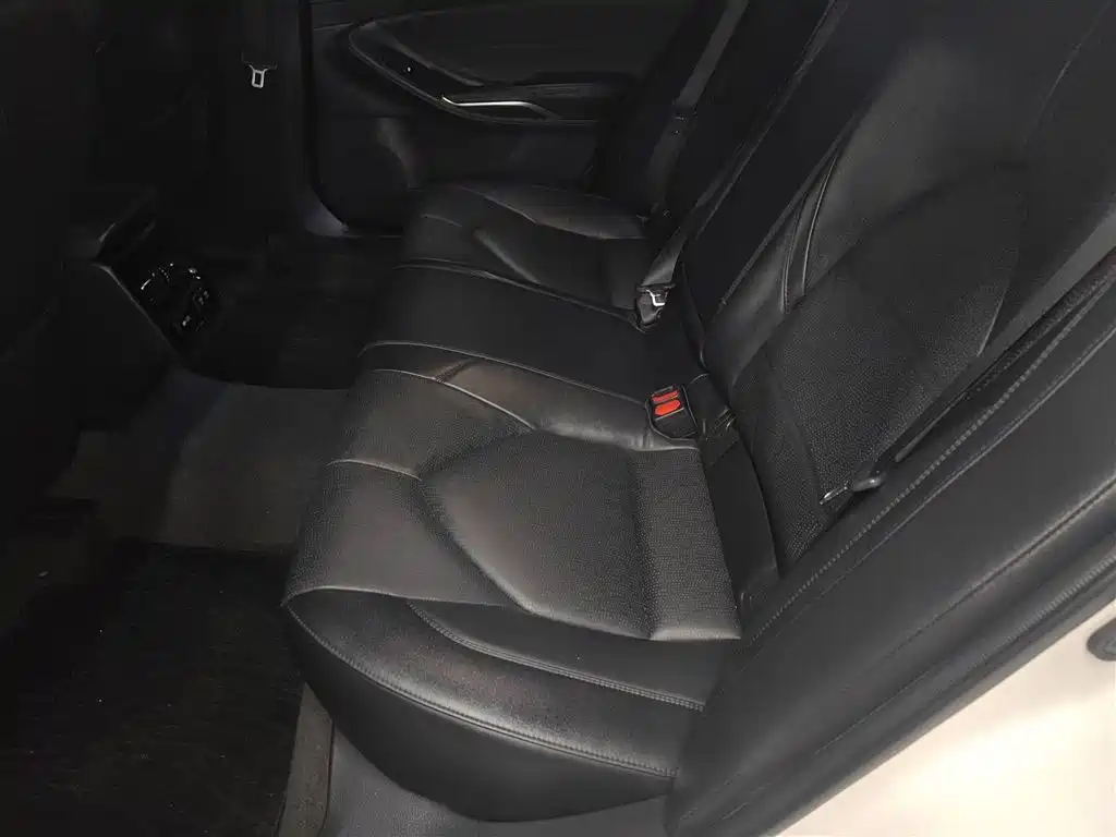 Toyota Avalon 2019 — фото 16