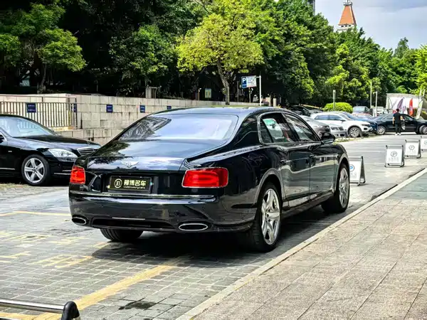 Bentley Flying Spur 2015