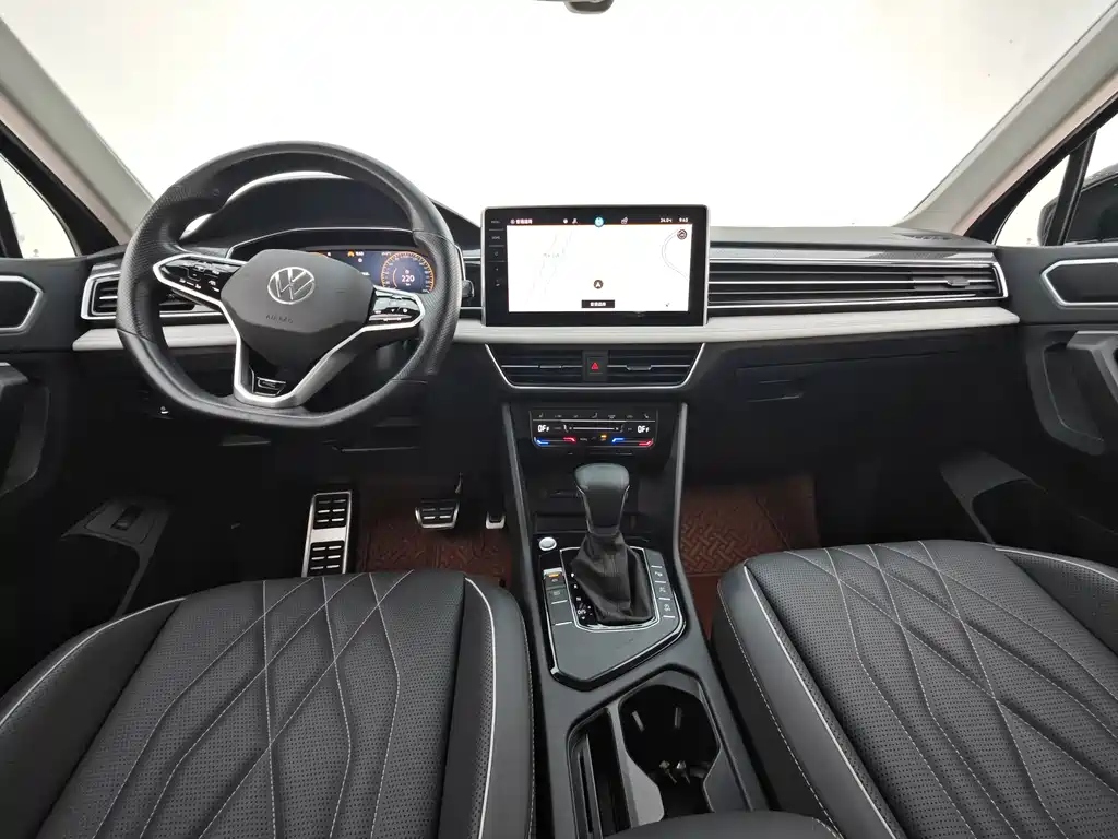 Volkswagen Tiguan L 2023 — фото 9