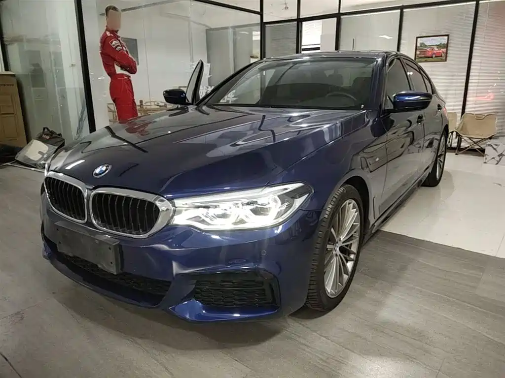 BMW 5 Series 2020 — фото 1