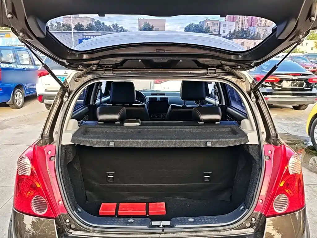 Suzuki Swift 2018 — фото 19