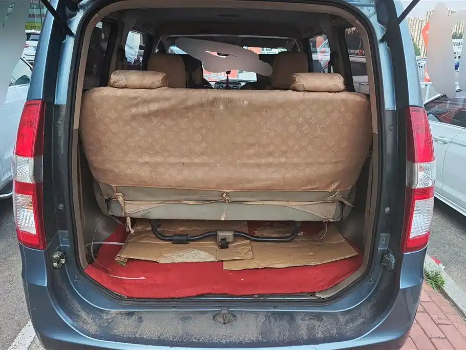 Wuling Hongguang 2013