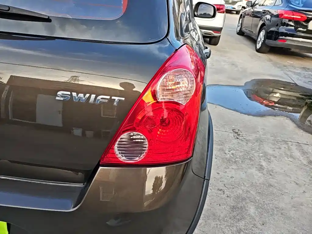 Suzuki Swift 2018 — фото 8