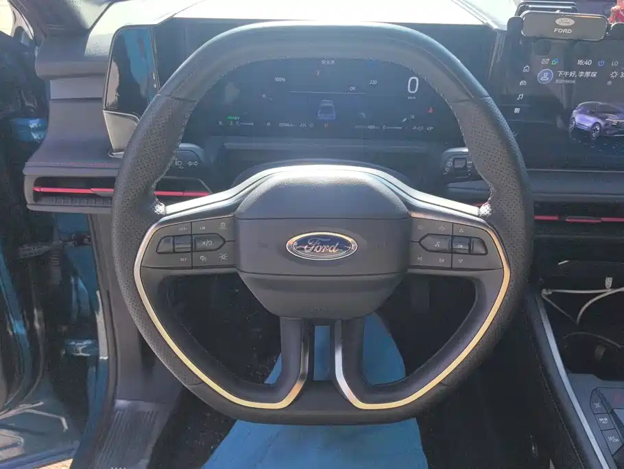 Ford Edge 2023 — фото 15