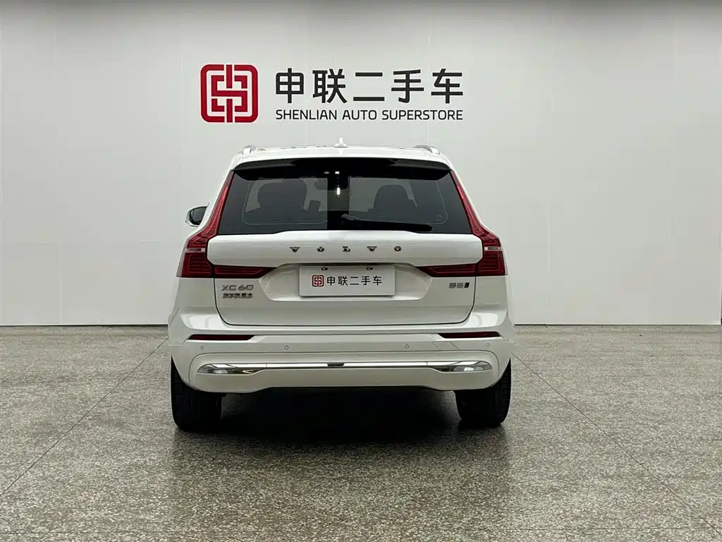 Volvo XC60 2024 — фото 2